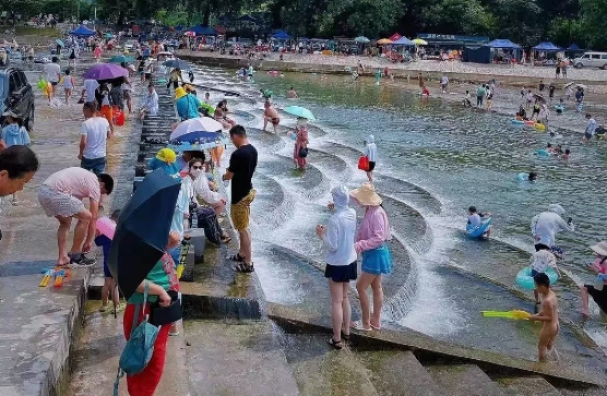 天然水乐园